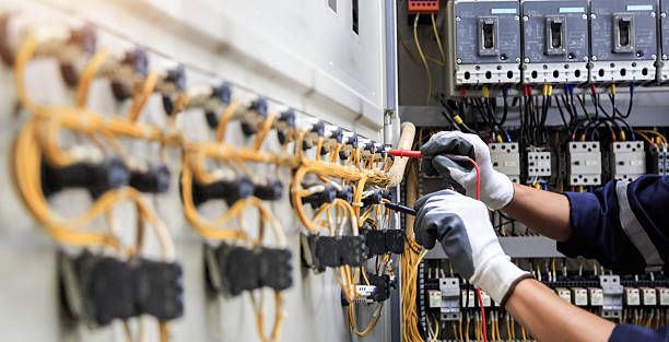 Professional Electrician technician working in Rockville, IN
